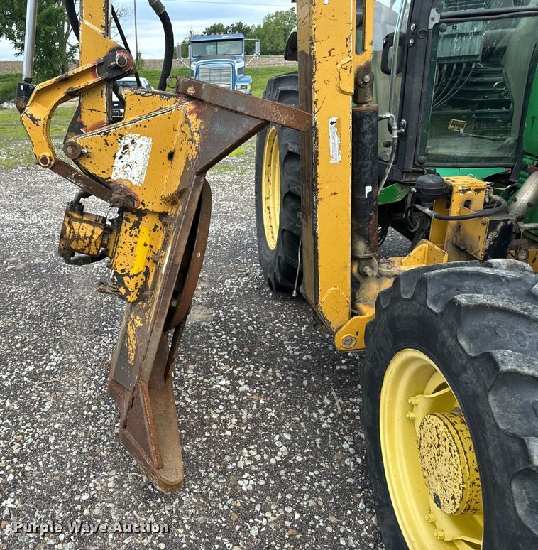 image for item EH6783 2006 John Deere 6615 MFWD tractor