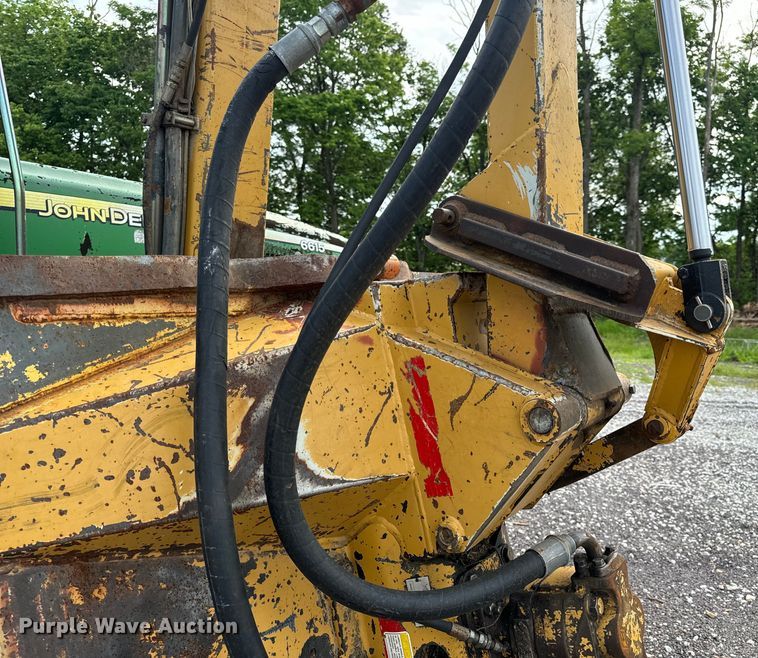 image for item EH6783 2006 John Deere 6615 MFWD tractor