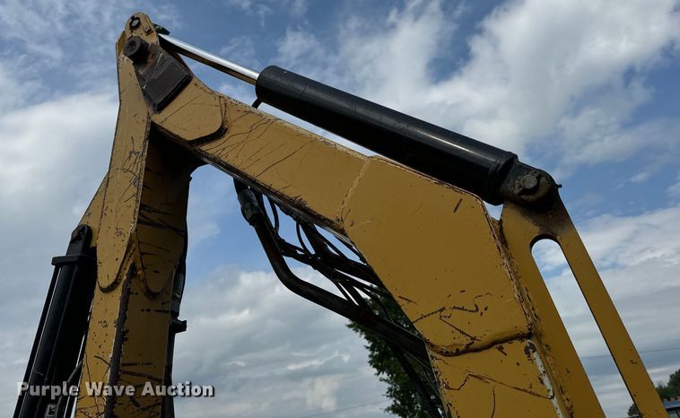 image for item EH6783 2006 John Deere 6615 MFWD tractor