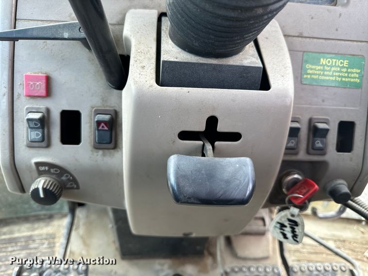 image for item EH6783 2006 John Deere 6615 MFWD tractor