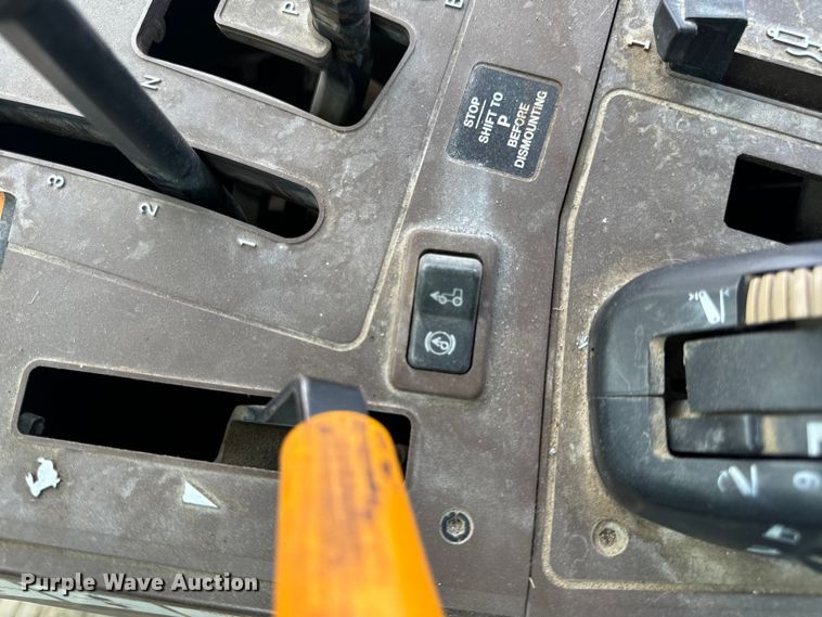 image for item EH6783 2006 John Deere 6615 MFWD tractor