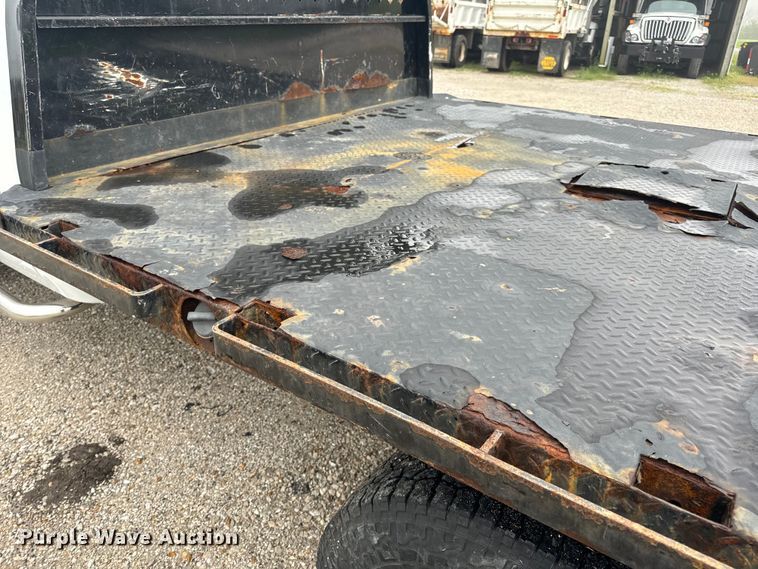 image for item EH6795 2012 GMC Sierra 3500HD flatbed pickup truck