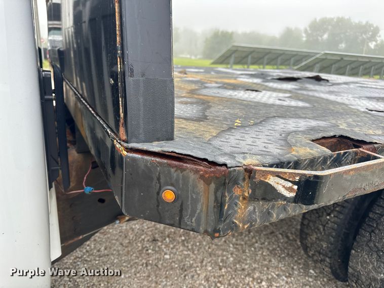 image for item EH6795 2012 GMC Sierra 3500HD flatbed pickup truck