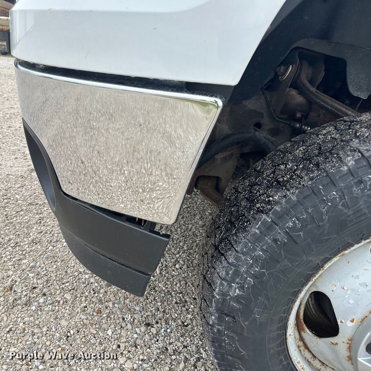 image for item EH6795 2012 GMC Sierra 3500HD flatbed pickup truck