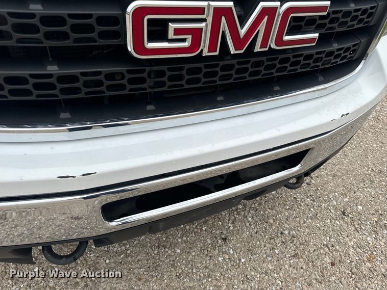 image for item EH6795 2012 GMC Sierra 3500HD flatbed pickup truck