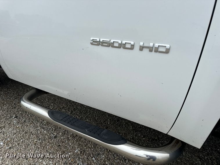 image for item EH6795 2012 GMC Sierra 3500HD flatbed pickup truck