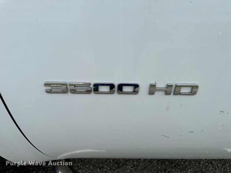 image for item EH6795 2012 GMC Sierra 3500HD flatbed pickup truck