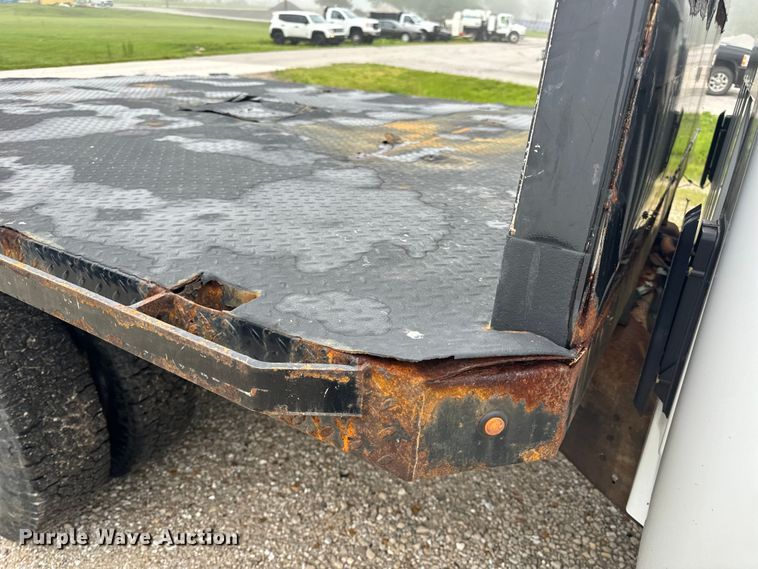 image for item EH6795 2012 GMC Sierra 3500HD flatbed pickup truck