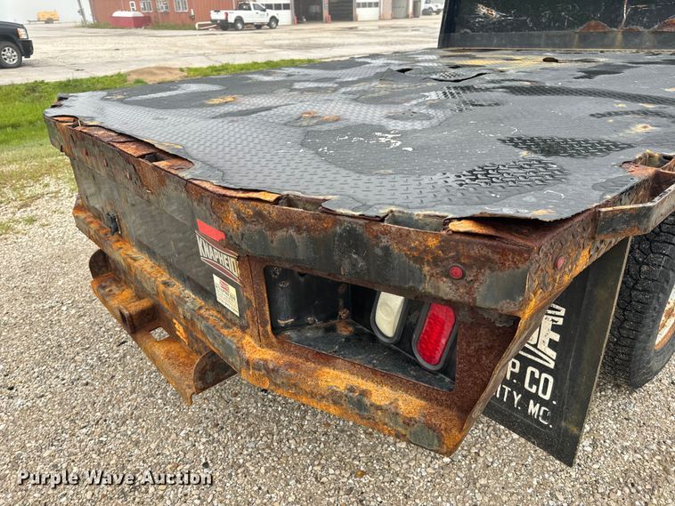 image for item EH6795 2012 GMC Sierra 3500HD flatbed pickup truck