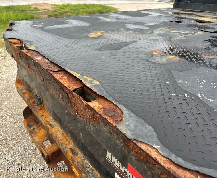 image for item EH6795 2012 GMC Sierra 3500HD flatbed pickup truck