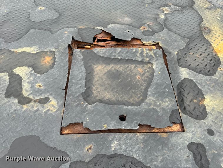 image for item EH6795 2012 GMC Sierra 3500HD flatbed pickup truck