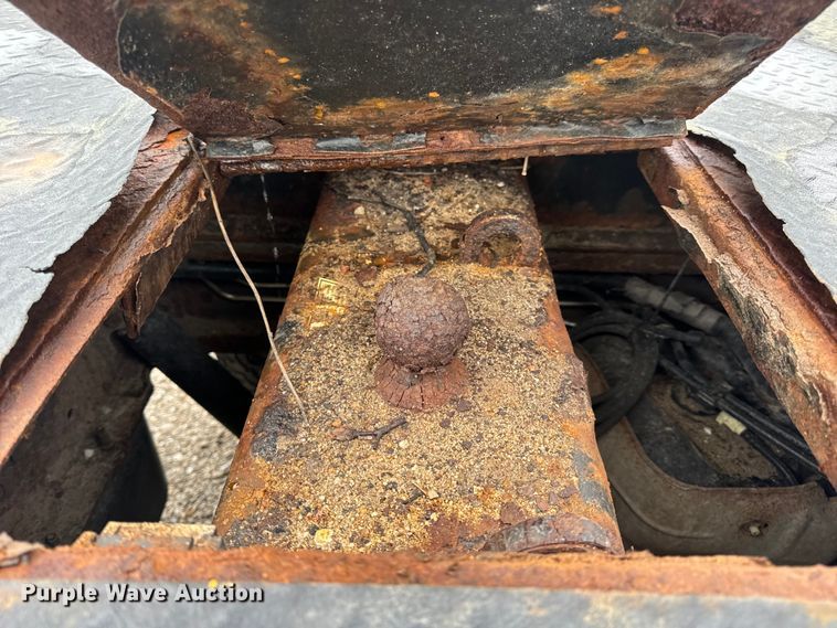 image for item EH6795 2012 GMC Sierra 3500HD flatbed pickup truck