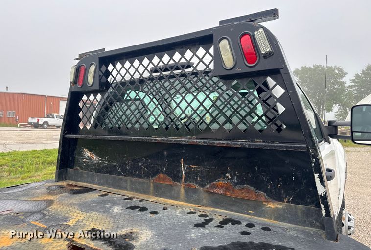 image for item EH6795 2012 GMC Sierra 3500HD flatbed pickup truck