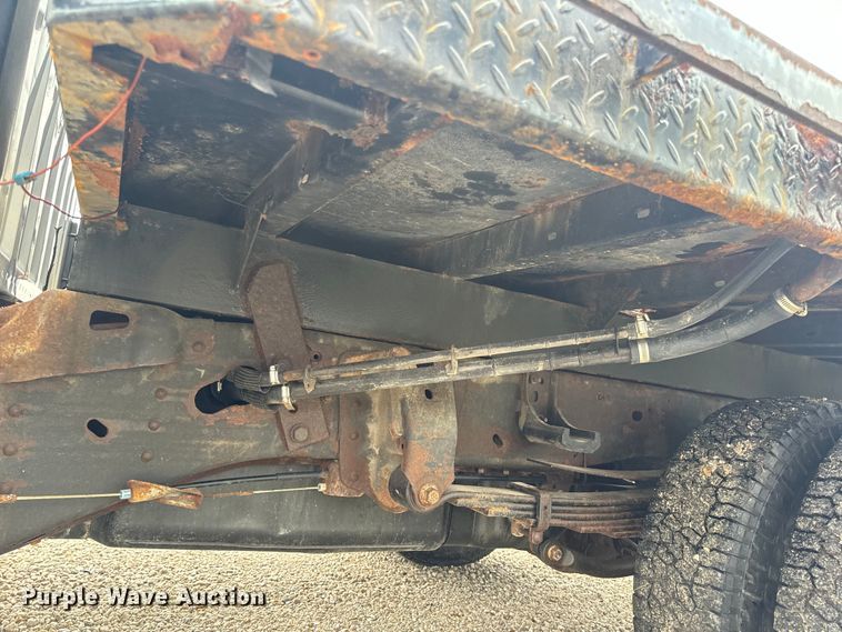 image for item EH6795 2012 GMC Sierra 3500HD flatbed pickup truck