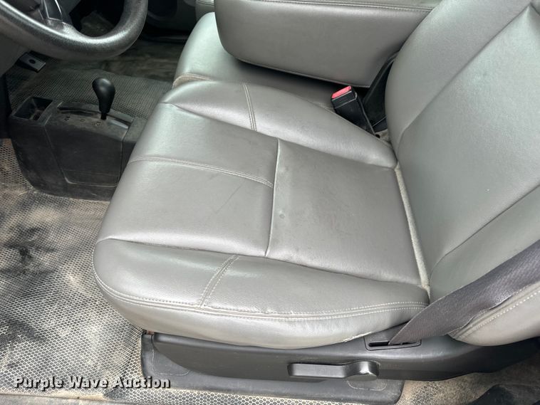 image for item EH6795 2012 GMC Sierra 3500HD flatbed pickup truck