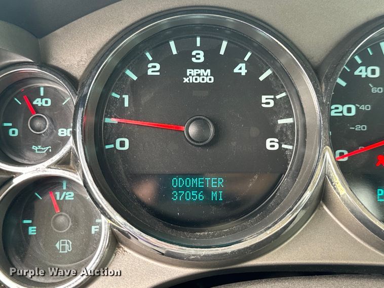 image for item EH6795 2012 GMC Sierra 3500HD flatbed pickup truck