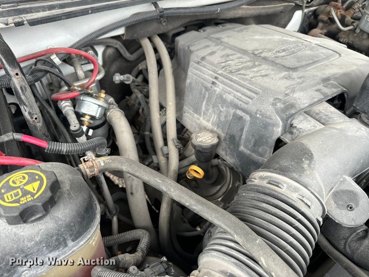 image for item EH6795 2012 GMC Sierra 3500HD flatbed pickup truck