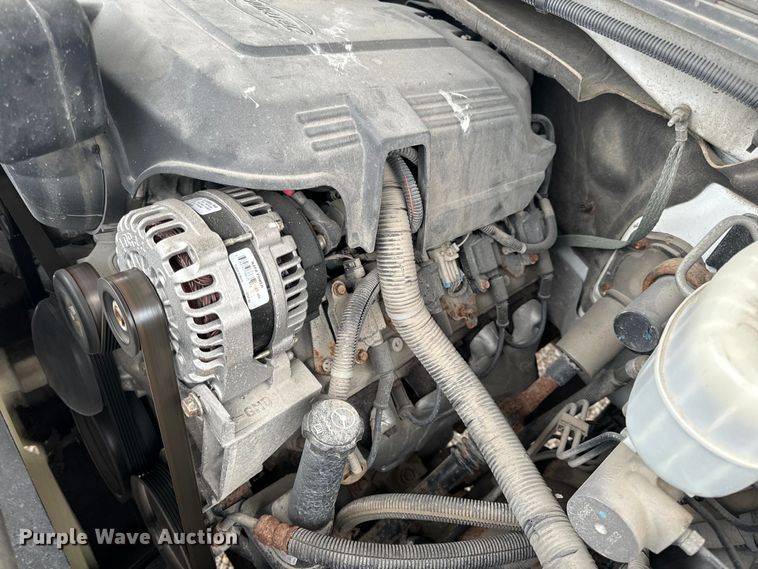 image for item EH6795 2012 GMC Sierra 3500HD flatbed pickup truck