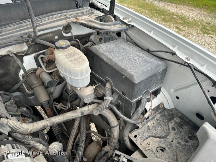 image for item EH6795 2012 GMC Sierra 3500HD flatbed pickup truck