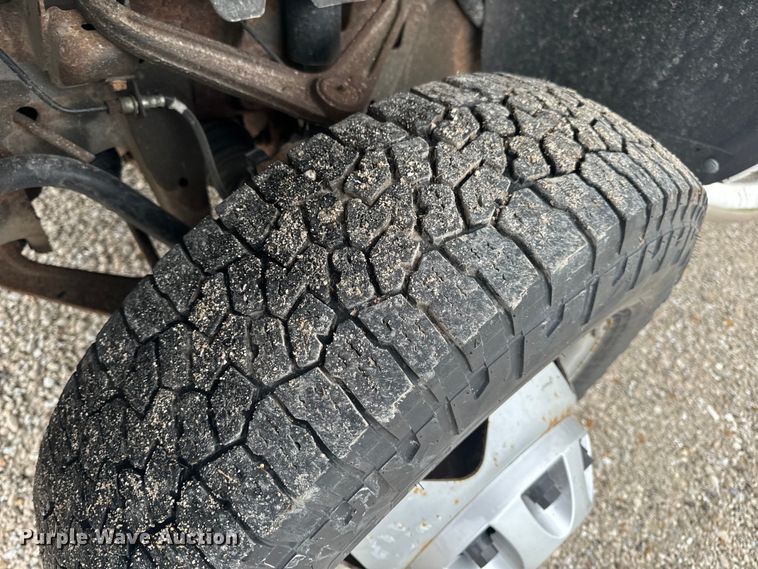 image for item EH6795 2012 GMC Sierra 3500HD flatbed pickup truck