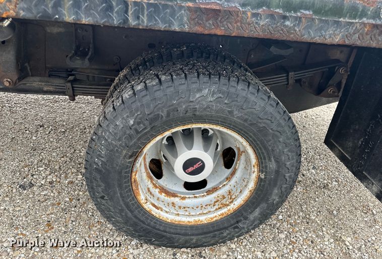 image for item EH6795 2012 GMC Sierra 3500HD flatbed pickup truck