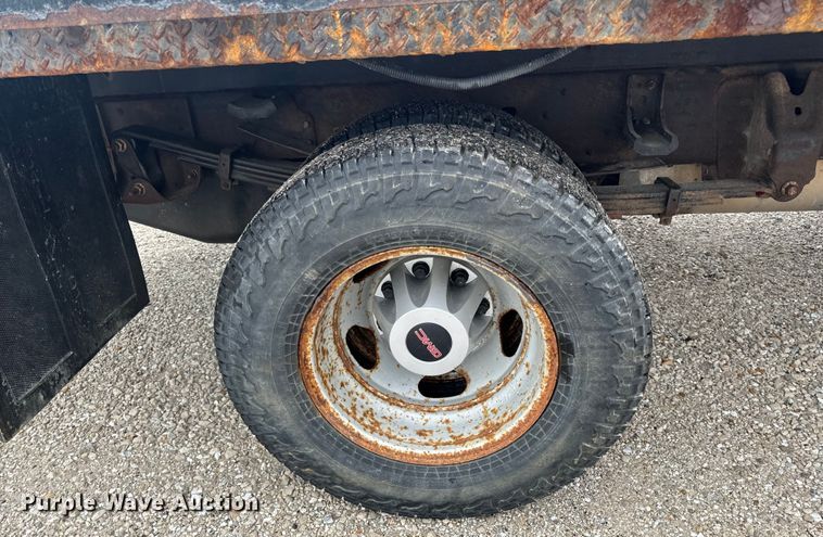 image for item EH6795 2012 GMC Sierra 3500HD flatbed pickup truck