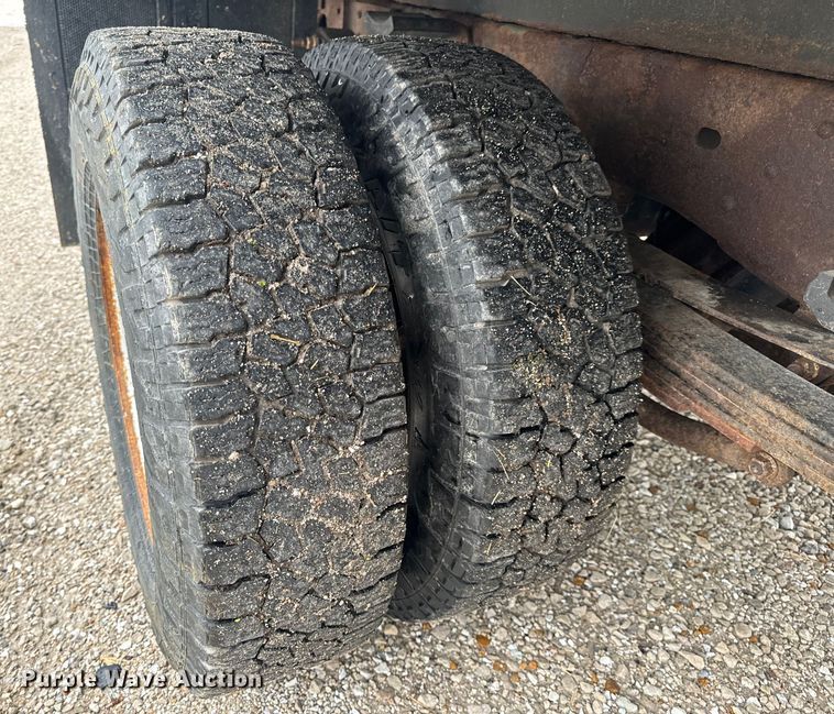 image for item EH6795 2012 GMC Sierra 3500HD flatbed pickup truck