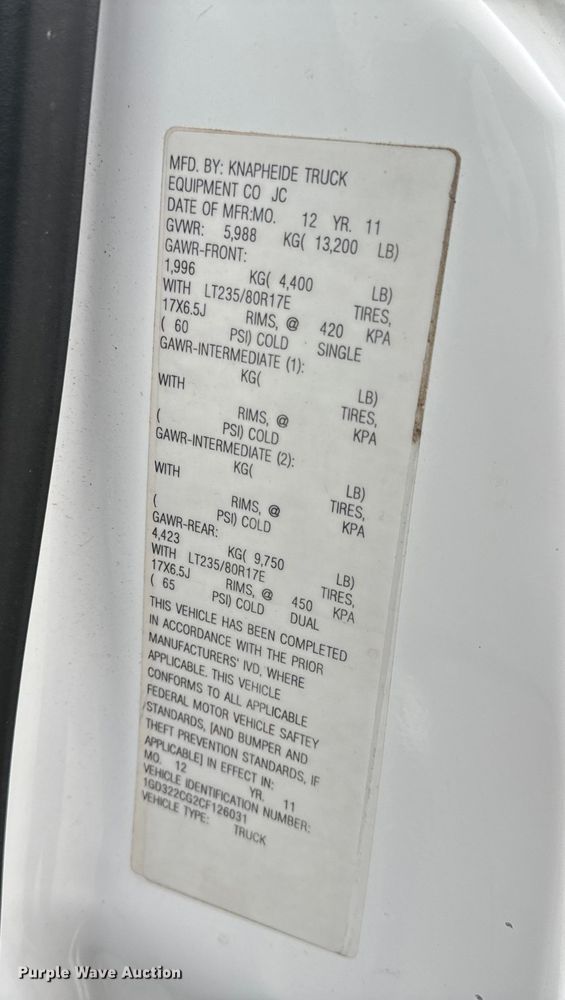 image for item EH6795 2012 GMC Sierra 3500HD flatbed pickup truck