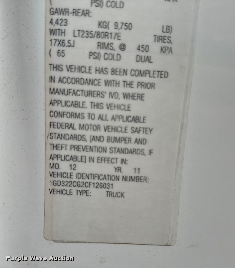 image for item EH6795 2012 GMC Sierra 3500HD flatbed pickup truck