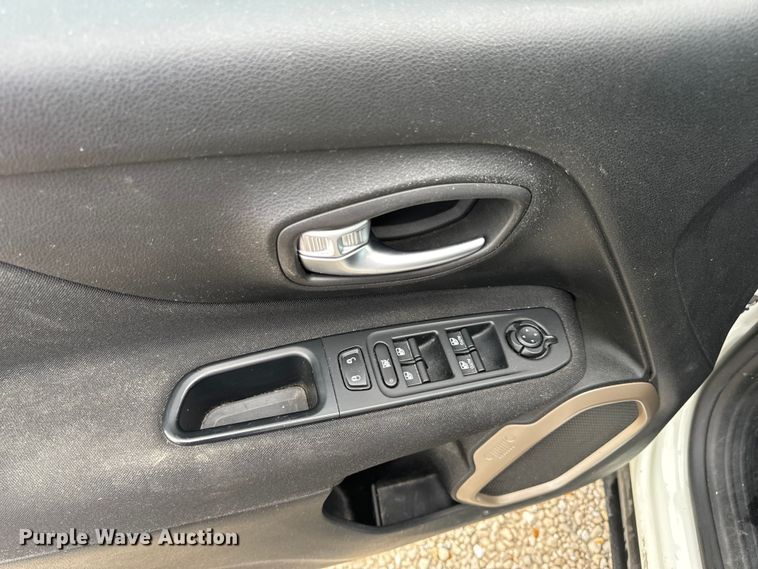 image for item EH6797 2017 Jeep Renegade Sport SUV