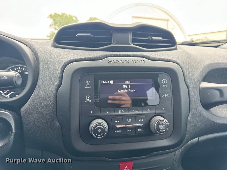 image for item EH6797 2017 Jeep Renegade Sport SUV