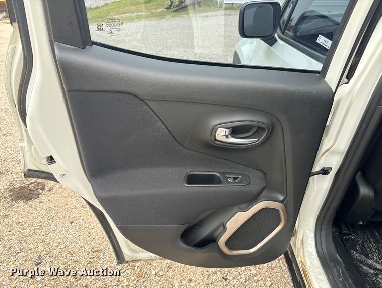 image for item EH6797 2017 Jeep Renegade Sport SUV