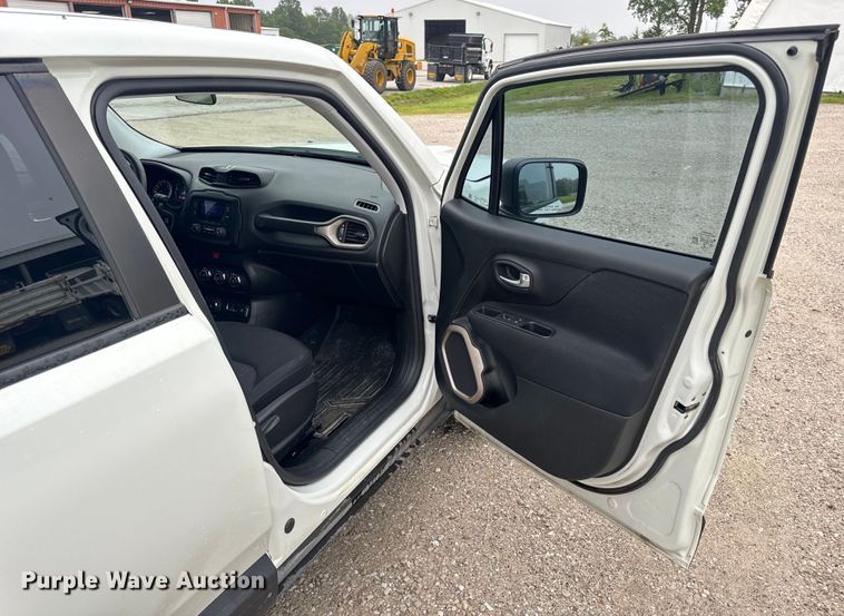 image for item EH6797 2017 Jeep Renegade Sport SUV