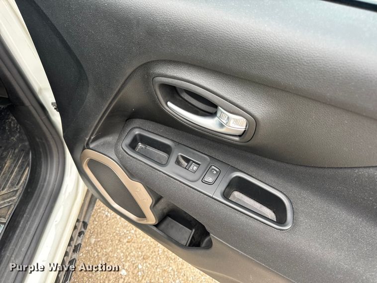 image for item EH6797 2017 Jeep Renegade Sport SUV