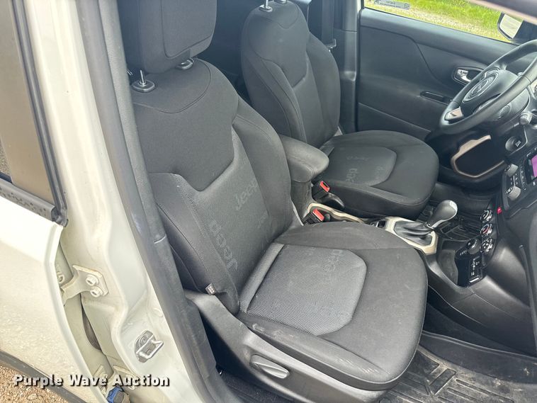 image for item EH6797 2017 Jeep Renegade Sport SUV