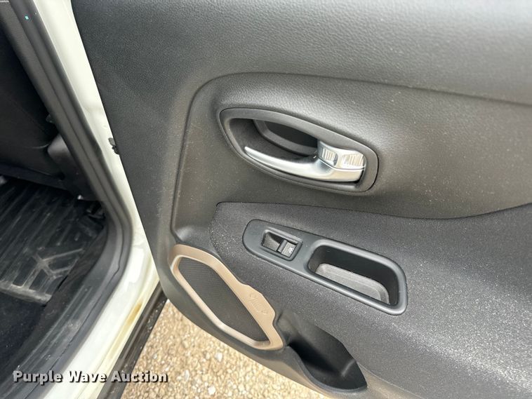 image for item EH6797 2017 Jeep Renegade Sport SUV