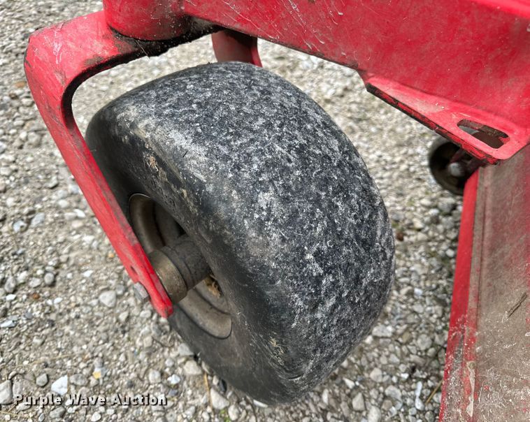 image for item EH6799 2018 Gravely Pro-Turn 460 ZTR lawn mower