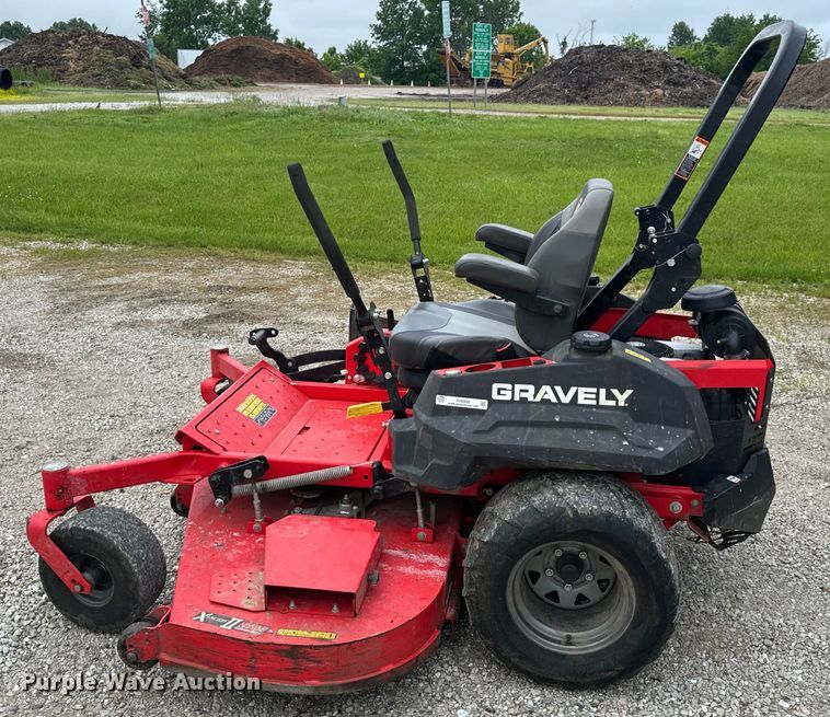 image for item EH6800 2019 Gravely Pro-Turn 472 ZTR lawn mower