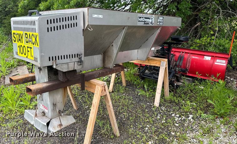 image for item EH6806 SaltDogg spreader