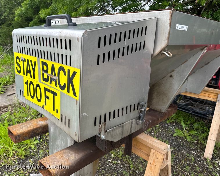 image for item EH6806 SaltDogg spreader