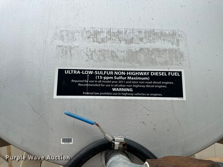 image for item EH6807 (2) fuel tanks