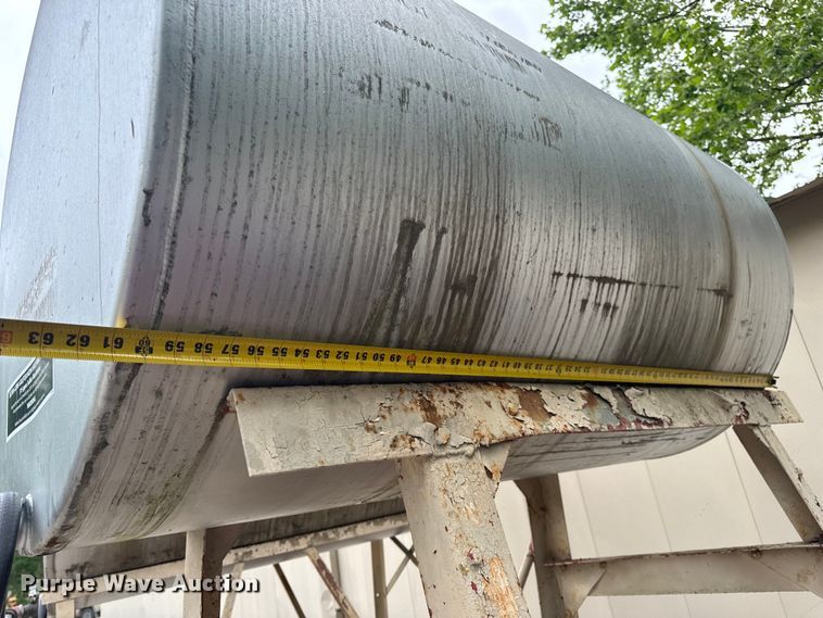 image for item EH6807 (2) fuel tanks