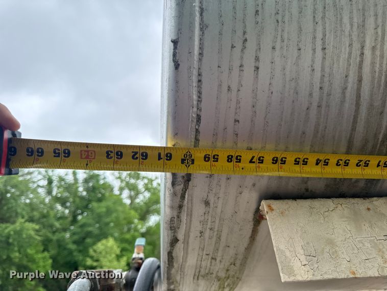 image for item EH6807 (2) fuel tanks