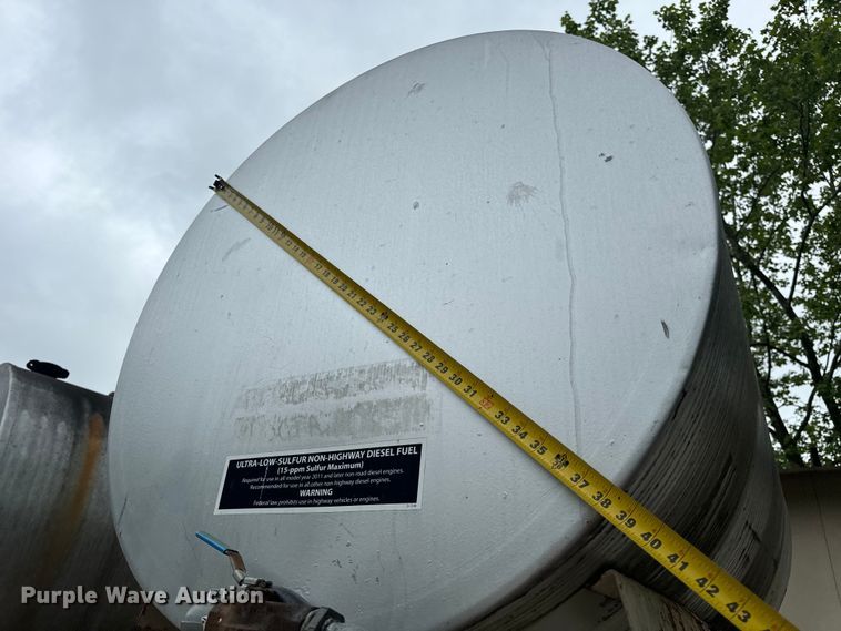 image for item EH6807 (2) fuel tanks