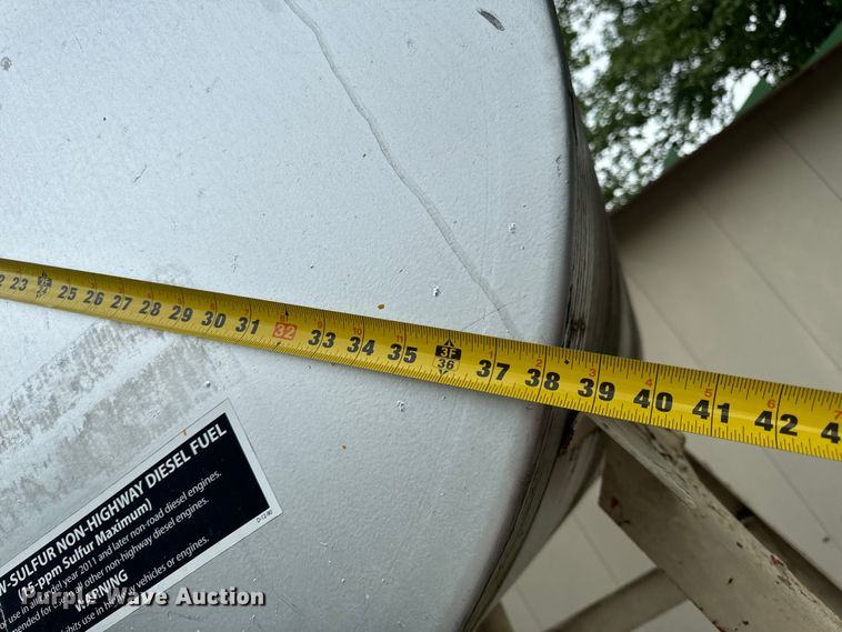 image for item EH6807 (2) fuel tanks