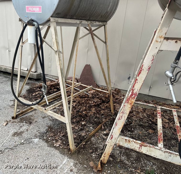 image for item EH6807 (2) fuel tanks