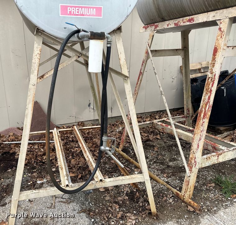 image for item EH6807 (2) fuel tanks