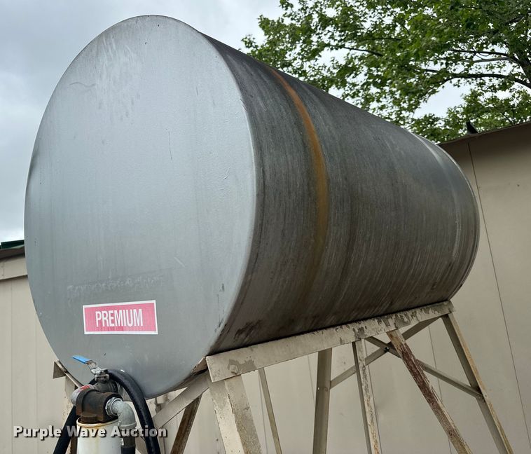 image for item EH6807 (2) fuel tanks