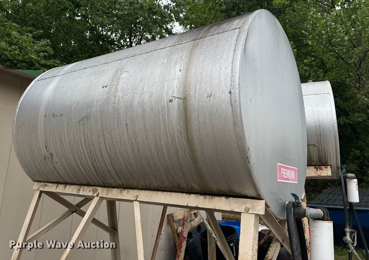 image for item EH6807 (2) fuel tanks