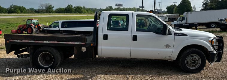 image for item EH6810 2015 Ford F350 Super Duty XL Crew Cab flatbed pickup truck